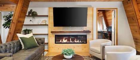 Smart-TV, peis, videospill og fotballspill