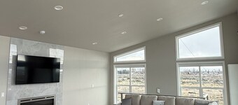 Banks Lake Retreat-Pool, Views & Lake Access