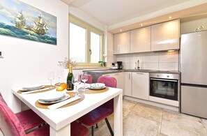 Coffee/tea maker, fridge, oven, stovetop - Studio apartment 2284/196767 (Istria - Medulin), 350m from the beach (Medulin)