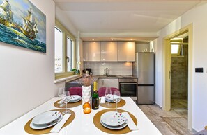 Fridge, oven, stovetop, coffee/tea maker - Studio apartment 2284/196767 (Istria - Medulin), 350m from the beach (Medulin)