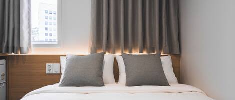 Superior Double Room | Individually furnished, desk, blackout drapes, soundproofing
