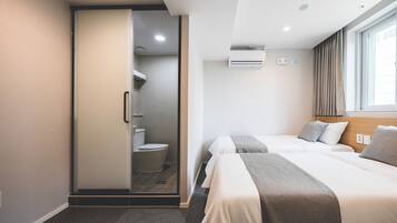 Superior Twin Room | Desk, blackout drapes, soundproofing, iron/ironing board