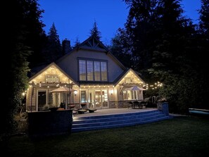 Exterior - Luxury Lakefront - not far from Seattle (Mount Vernon)
