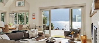 Luxury Lakefront - not far from Seattle