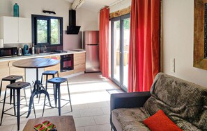 Smart TV, fireplace - Pet friendly home in Monieux (Monieux)