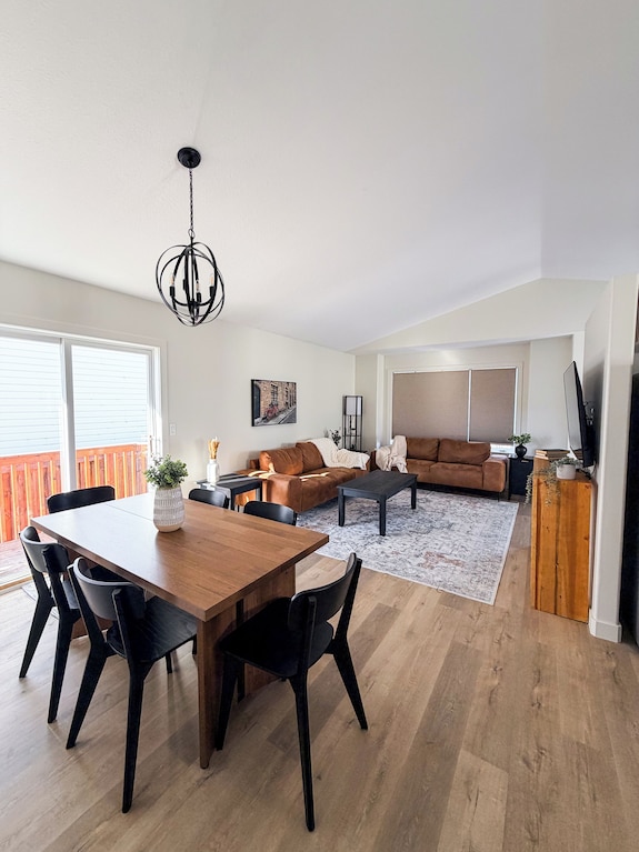 Modern 4br | Walk To Eastlink | Sleeps 8 - Grande Prairie