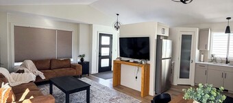 Modern 4BR | Walk to Eastlink | Sleeps 8