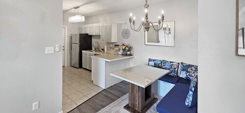 3 Bedroom, 3 Bath Biloxi Townhome – Walk to Beach – Game Lounge