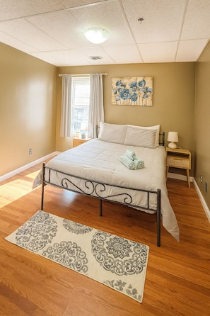 2 chambres, fer et planche à repasser, Wi-Fi gratuit, draps fournis