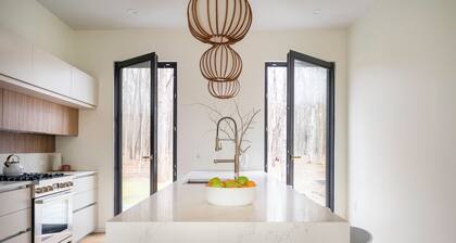 New! The Woods ; Luxury Home, Pool, Hot Tub, Fire pit