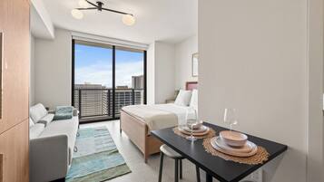 Deluxe Studio, Balcony, City View | Private kitchen