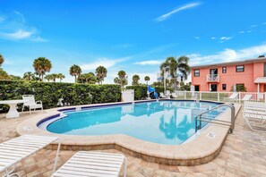 A heated pool - 🌅 Private Rooftop Deck Retreat | 2BR Coastal Condo at Gulf Winds Resort (Saint Pete Beach)
