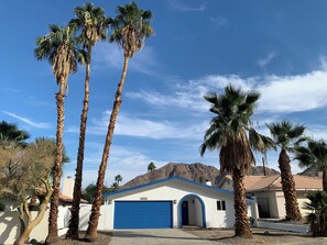 Exterior - Little Santorini - House in La Quinta Cove! (La Quinta)