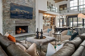 Smart TV, fireplace, video games, table football - Top Vacation Home In The Entire Area With Endless Amenities - Must View (Winter Park)