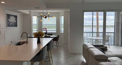 Calusa Country Club Golf Condo 2/2 w Lake View