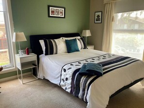 2 makuuhuonetta, silitysrauta/-lauta, Wi-Fi, vuodevaatteet