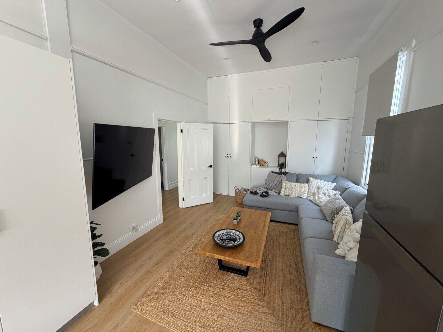 Smart TV, books
