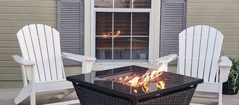 Cozy 1-bedroom The Hilltop Bungalow in enchanting Ogelsby.  30 minutes from Waco