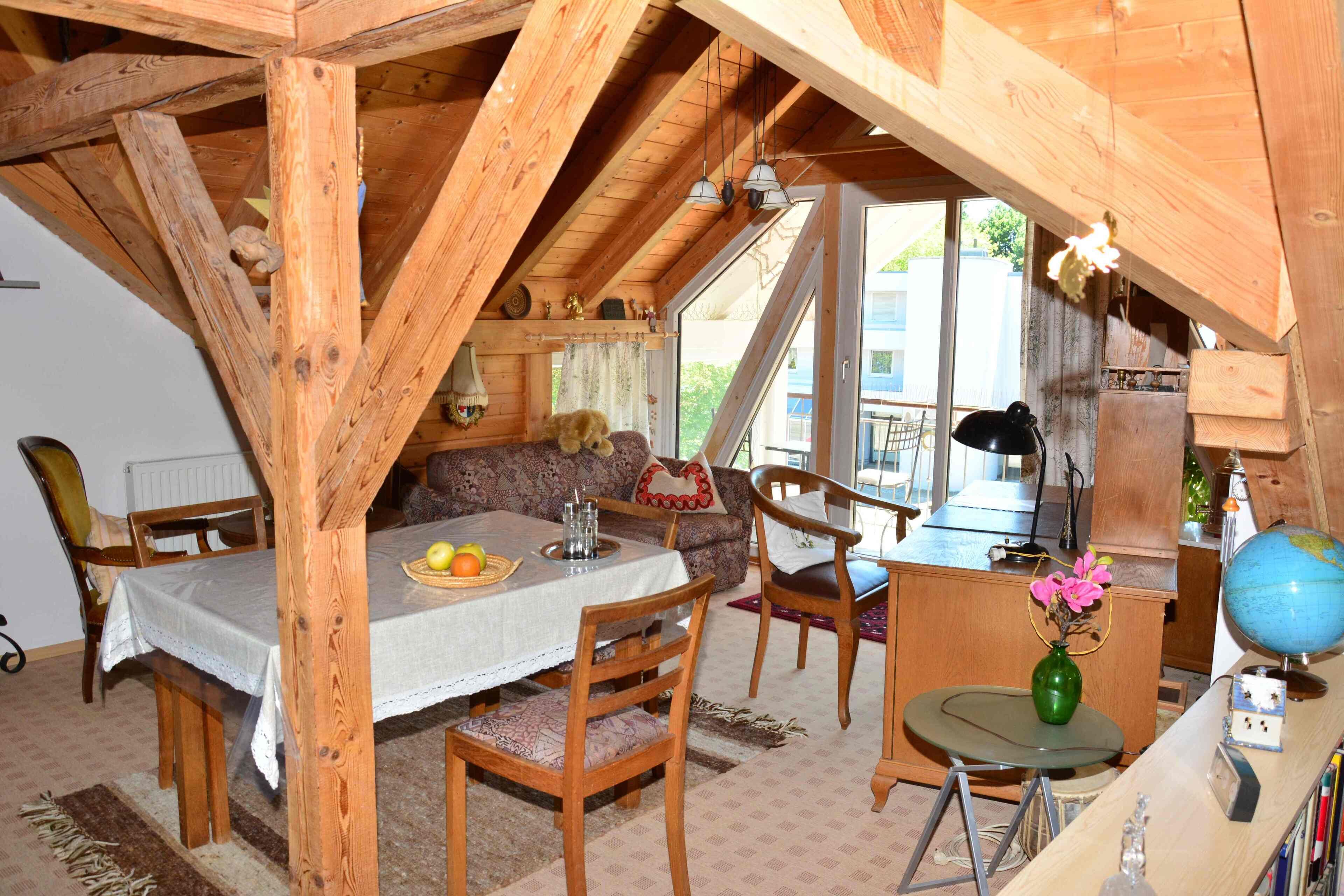 Feriendomizil Im Dachgeschoss Mit Großem Wohnbereich Und Balkon - Augsburg