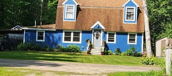 Quiet 3 bedroom, 1.5 bath Lake House with 3min walk to beautiful Sebago beach