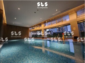 Outdoor pool - Whiz By SanLiving - Studio (Jakarta)