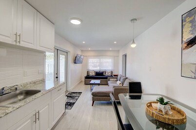 Comfortable 1BR Getaway w/ Parking & WiFi