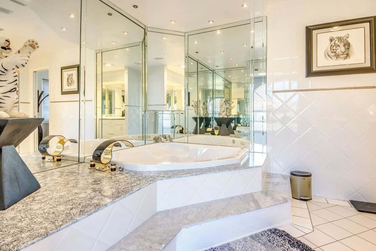 Ducha, secador de pelo, toallas