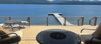 Paradise on Payette Lake House, Private Dock,Hot Tub, Bonus Cottage and Sauna!