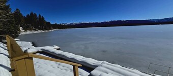 Paradise on Payette Lake Beach House! Private Dock, Beach Access, Hot tub& Sauna