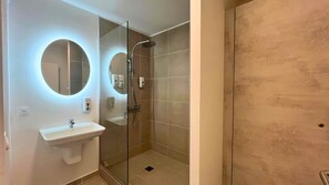 Unclassified image, 3 of 14, button - TAHITI - Maruka City Appartement (Papeete)