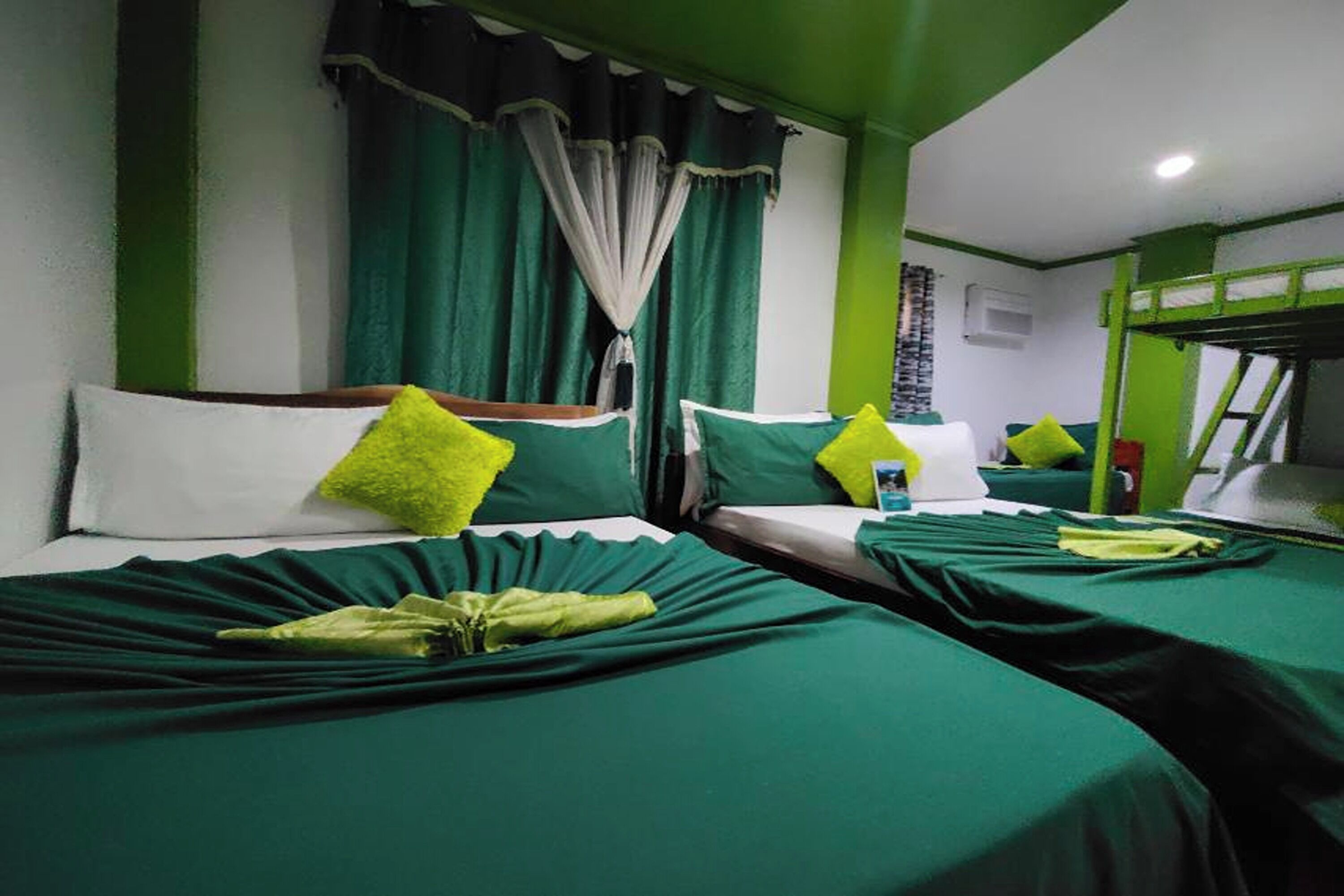 Family Room (9pax) with terrace