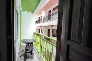 Family Room (9pax) with terrace - MilVir Tourist Inn El Nido near Beach (El Nido)