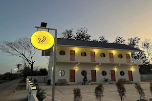Front of property - The 9 Motel (Ngao)