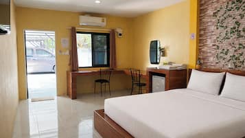 Standard Double Room | Desk, blackout curtains, iron/ironing board, free WiFi