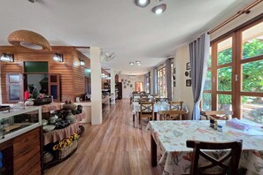 Reception - Baan Yung Hill Resort (Chiang Rai)