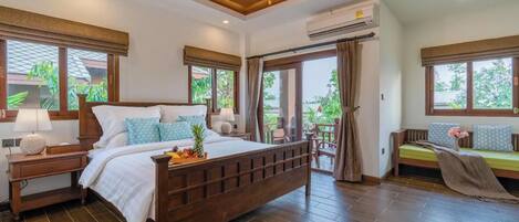 Room, 1 King Bed, Pool View | In-room safe, desk, bed sheets