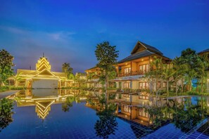 บริเว  ณภายนอก