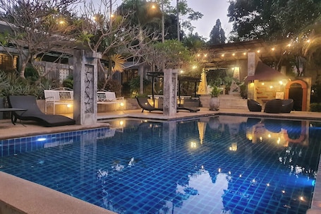 Outdoor pool. Maerim Creek Resort Chiangmai