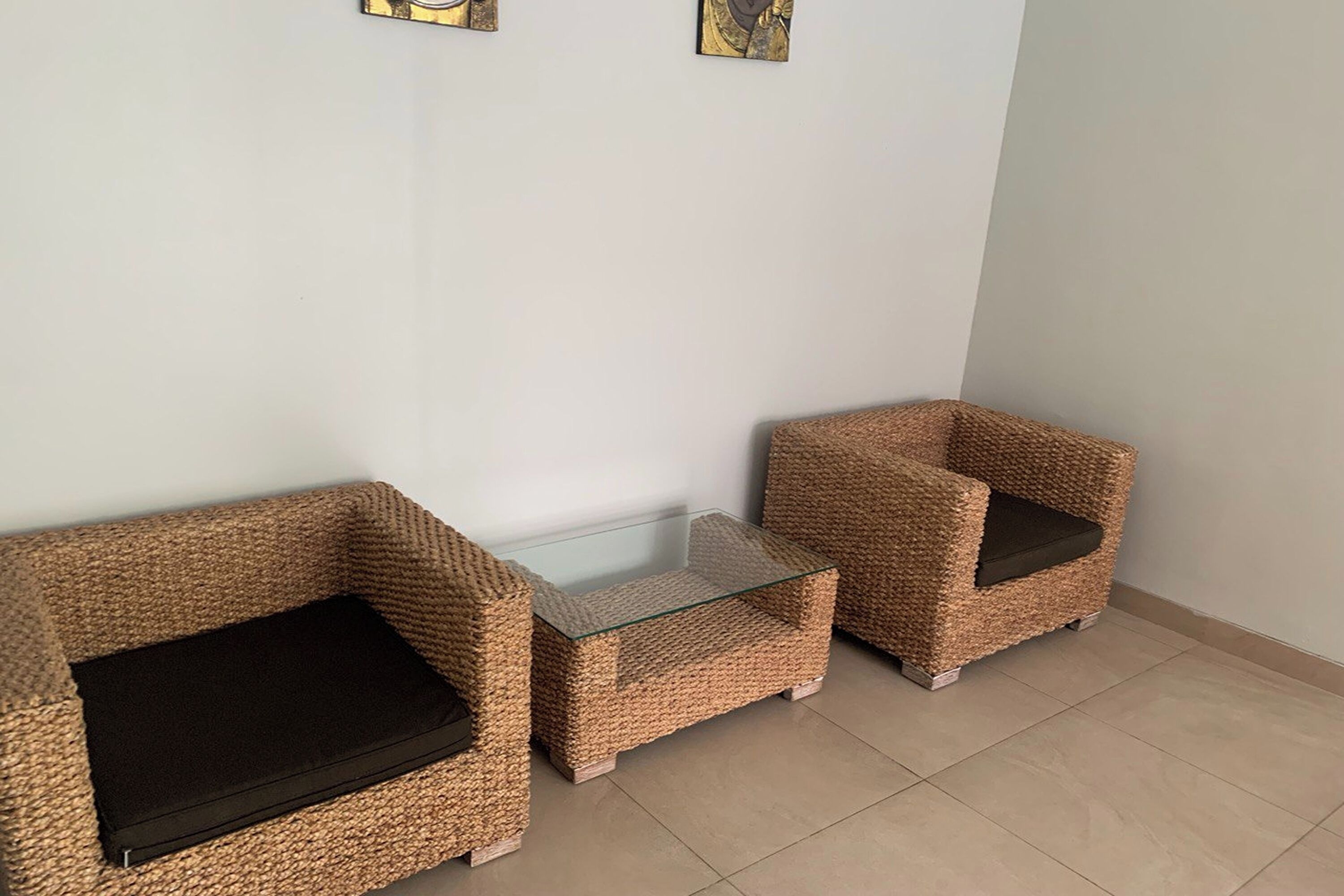 Juniorsvit - utsikt mot poolen