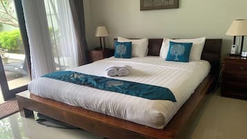 Deluxe Room, Pool View