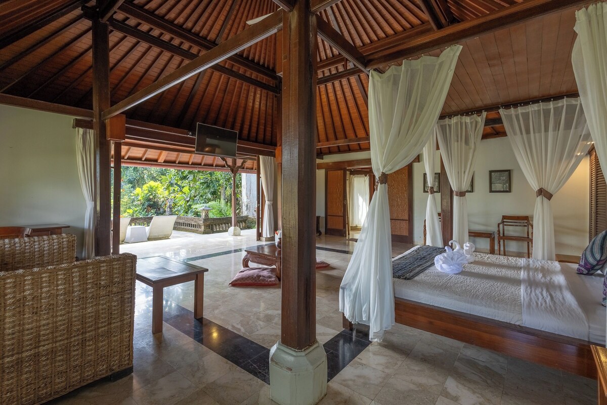 Deluxe Villa