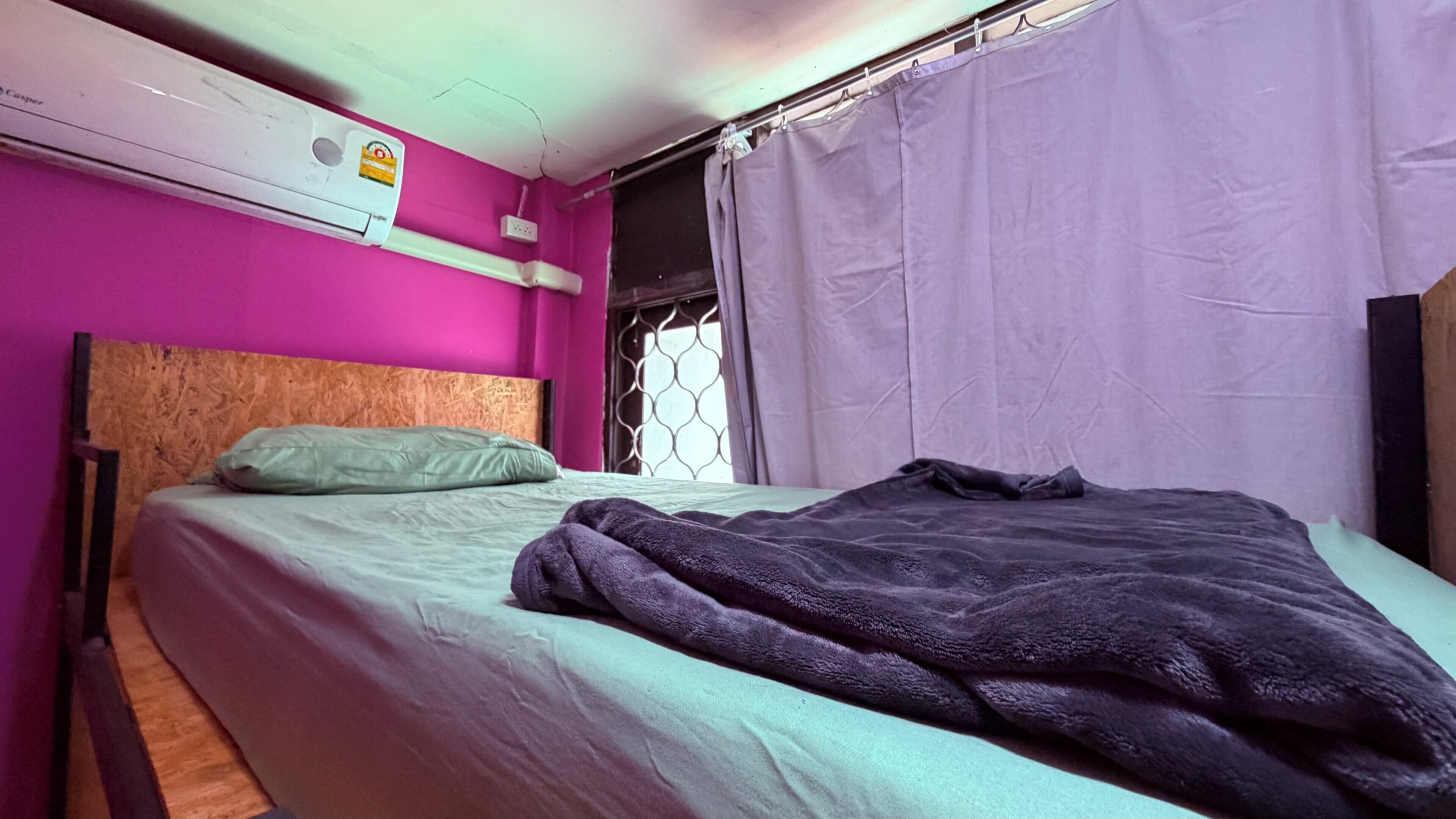 Quarto solteiro | Wi-Fi de cortesia, roupa de cama