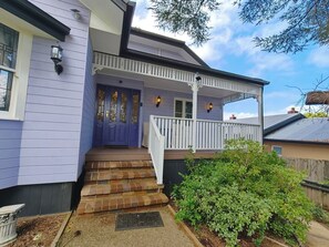 Luokittelematon kuva, 2 kautta 38, painike