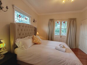 4 slaapkamers, een strijkplank/strijkijzer, wifi, beddengoed