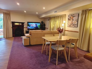 Unclassified image, 5 of 15, button - 1BR Retreat Steps from Blue Mountains Highlights (Katoomba)