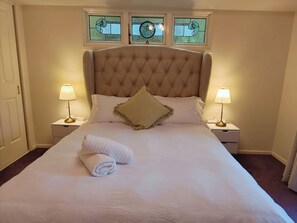 Unclassified image, 4 of 15, button - 1BR Retreat Steps from Blue Mountains Highlights (Katoomba)