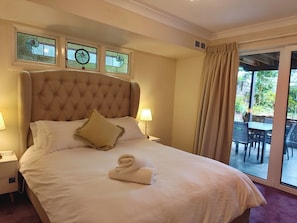 Unclassified image, 3 of 15, button - 1BR Retreat Steps from Blue Mountains Highlights (Katoomba)