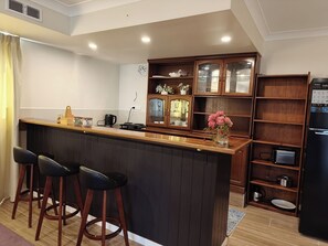 Luokittelematon kuva, 3 kautta 15, painike