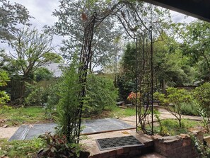 Property grounds - 1BR Retreat Steps from Blue Mountains Highlights (Katoomba)
