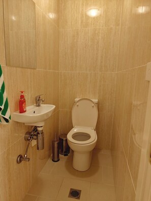 Luokittelematon kuva, 4 kautta 15, painike